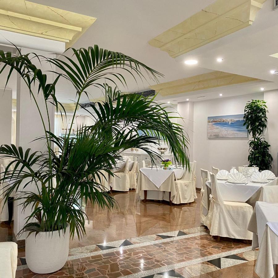 Porto Cesareo Hotel Bagian luar foto