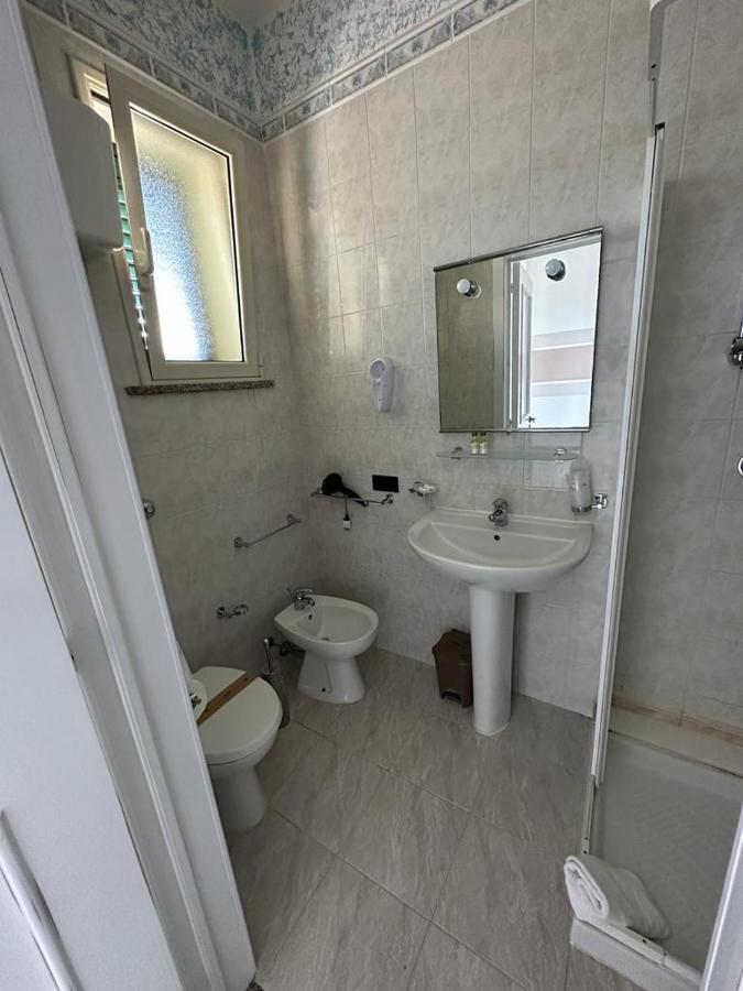 Porto Cesareo Hotel Bagian luar foto