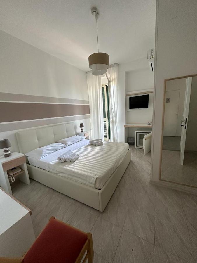 Porto Cesareo Hotel Bagian luar foto