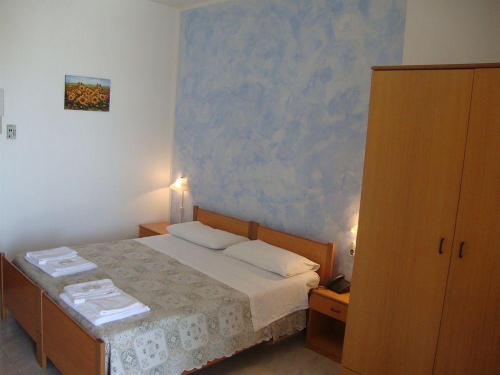 Porto Cesareo Hotel Bagian luar foto